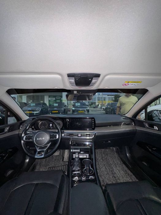Kia K5 2023 bez lyuk