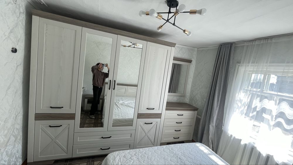 Продам спальный гарнитур