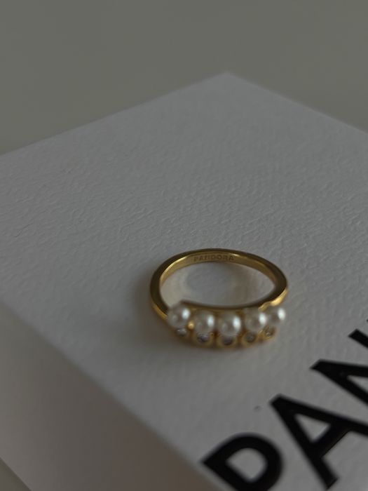 Пръстени с камъни и перли