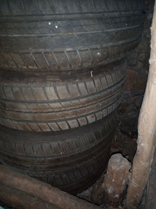 Гуми сас джанти чисто нови