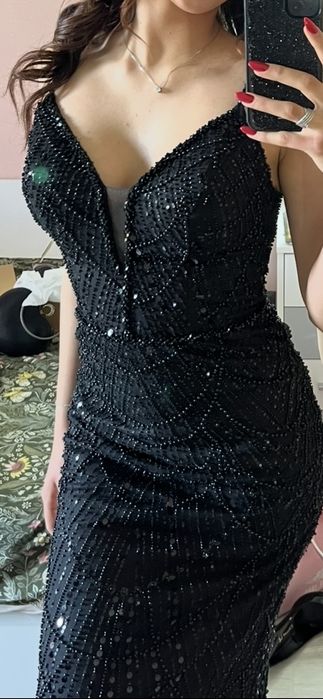 Черна бална рокля