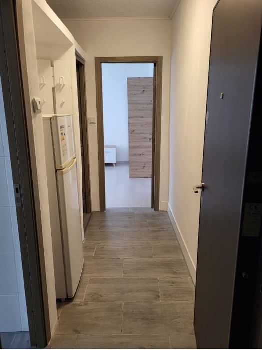 Proprietar, inchiriez apartament cu doua camere renovat