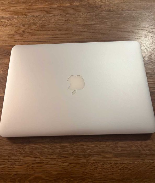Macbook Pro 13" Retina i5 8 GB RAM 128 GB - без забележки