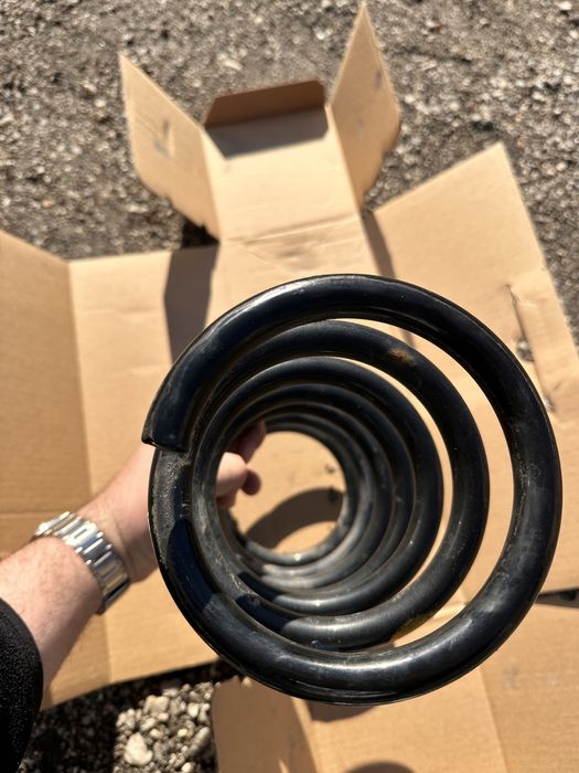 Volvo - задна пружина