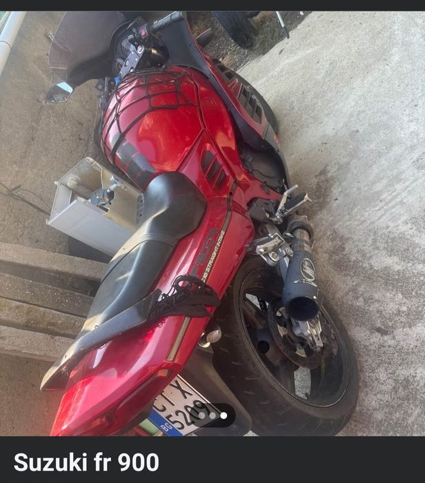 Продава се Suzuki 900 RF