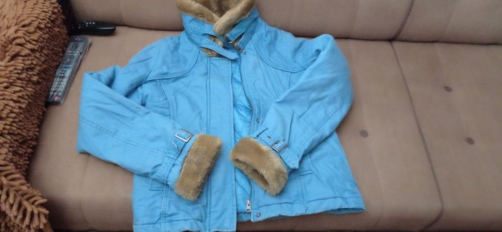 Куртка под джинс в меховым воротником
