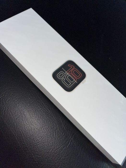 Продавам часовник Apple Watch SE3 40