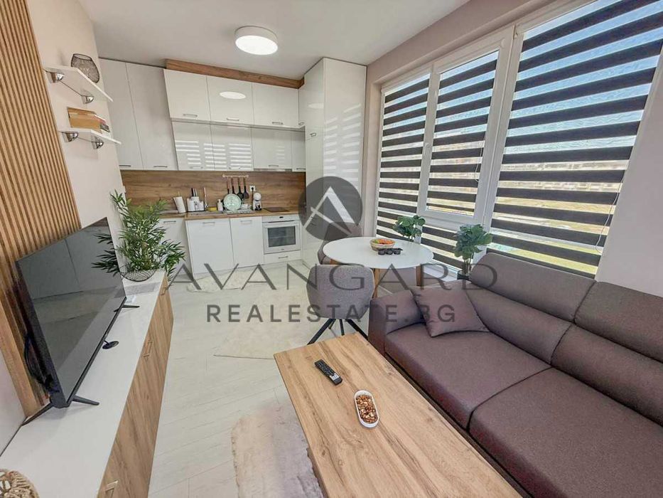 Продава се Тристаен апартамент в Пловдив, Христо Смирненски - 77 кв.м за 848 €/кв.м - Снимка #1