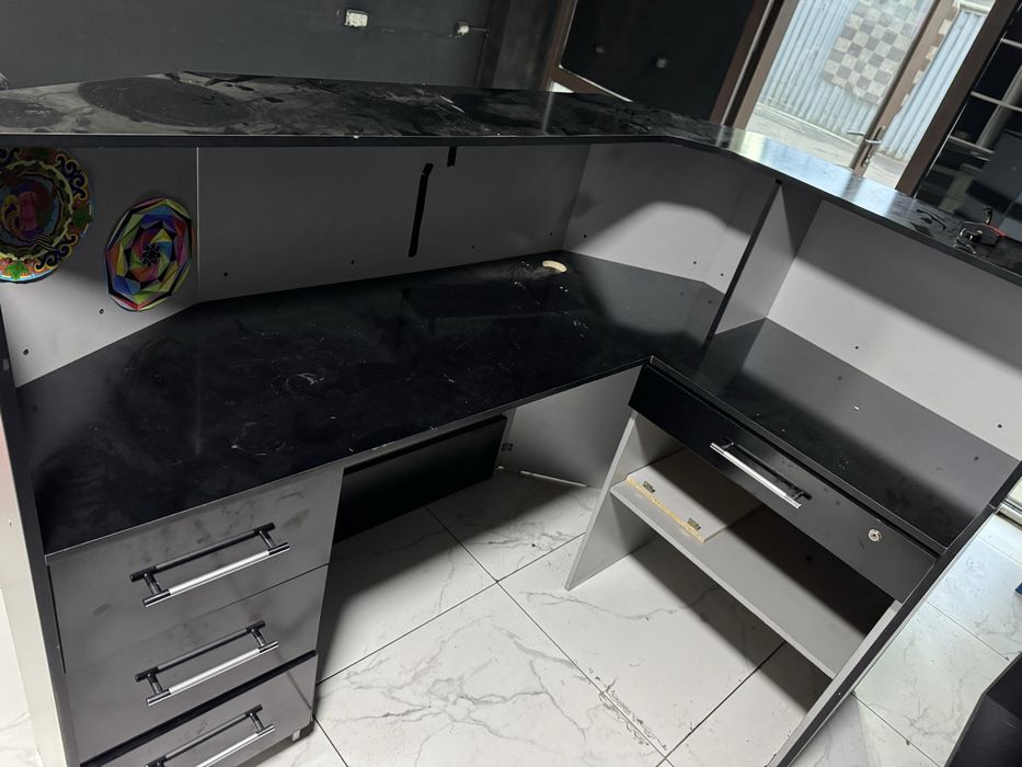 Продам шкафы и ресепшен