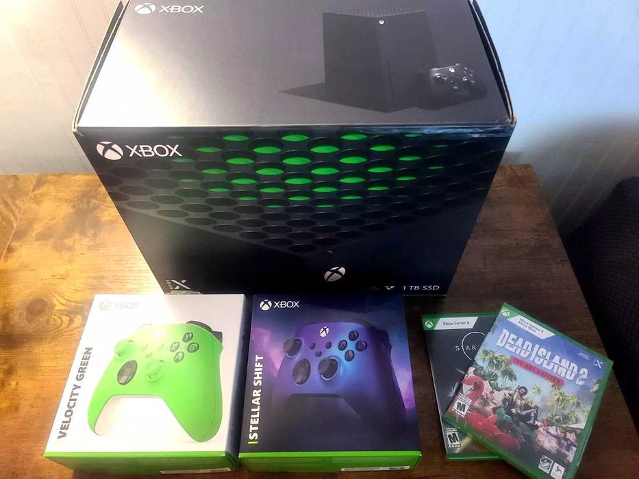 Нов Microsoft Xbox Series X. Доставя се от Полша.