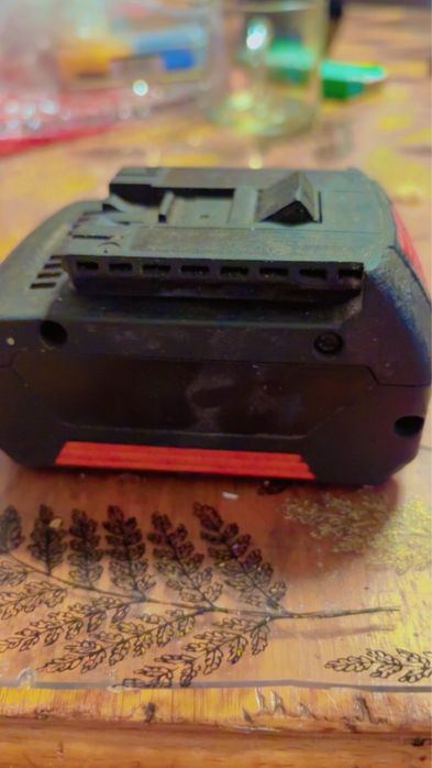 Acumulator Bosch 18V 4.0Ah Li-Ion – stare bună, funcțional