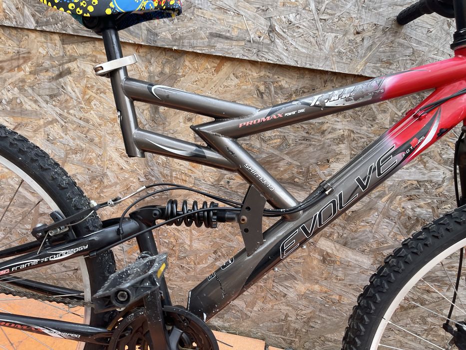 Bicicleta evolve frana pe disc roti 26” cu suspensii