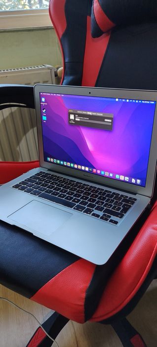 MacBook Air 13.3 i5 impecabil