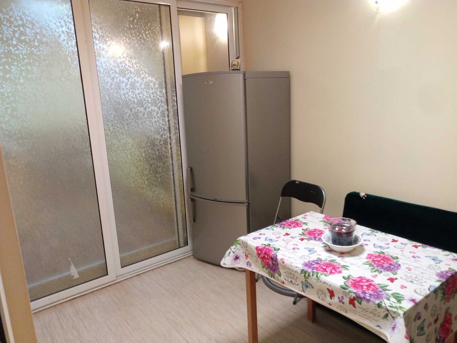 Дава се под наем Тристаен апартамент в Варна, Център - 94 кв.м за 820 € - Снимка #4