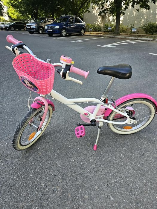 Bicicleta fete cu roti ajutatoare