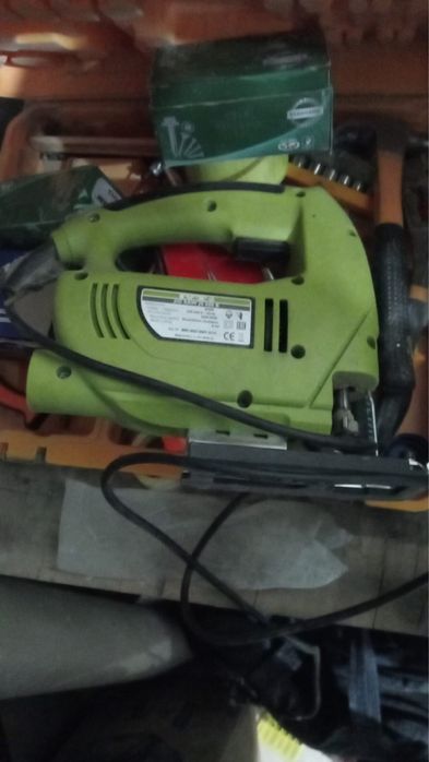 Продам почти даром