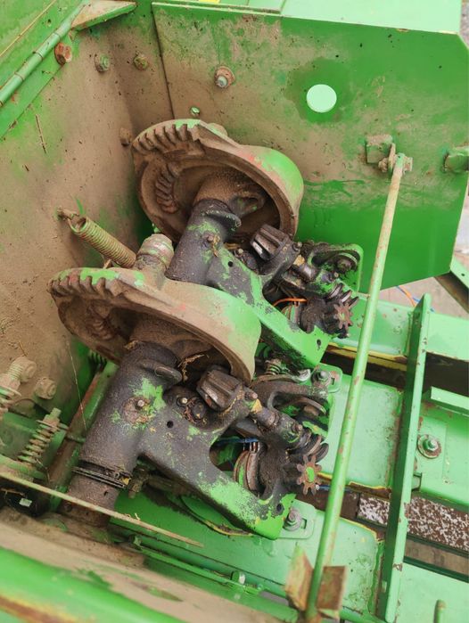 Balotiera/presa baloti dreptunghiulare john deere 330