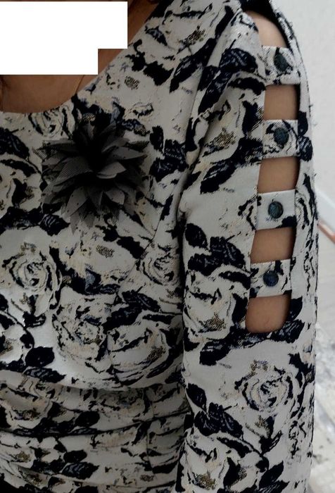 Продам платья б/у 48 и 52 размера