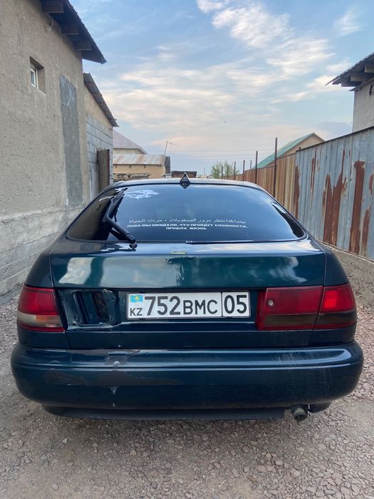 Прадается Toyota карина.Е в хорошем состояние