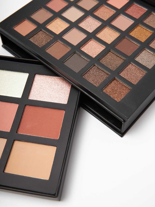 Комплект грим Miss Rose – 30 сенки + руж, хайлайтър