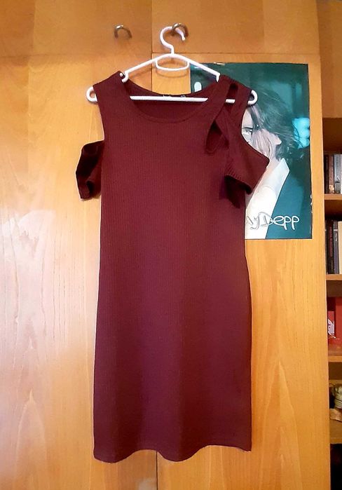 Рокля в цвят бордо / S-M размер
