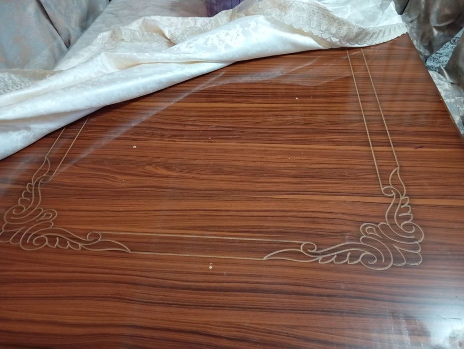 Stol va stullar komplekt 12-ta