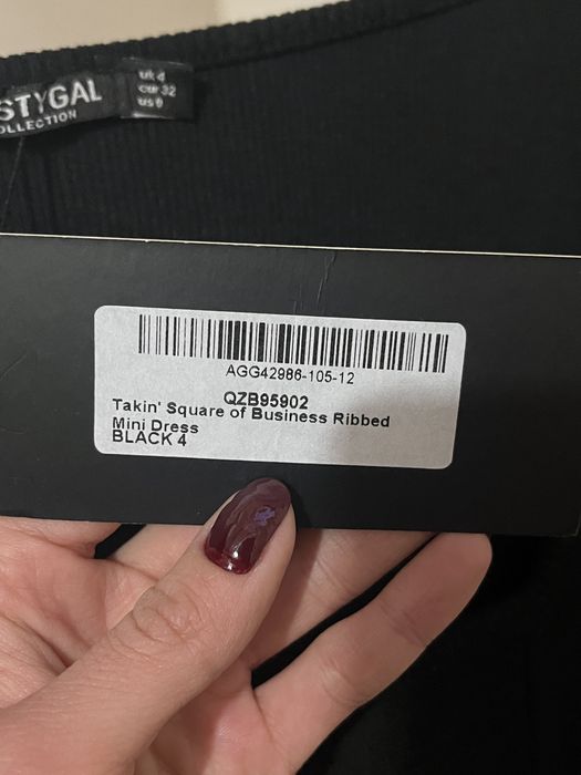 Rochie neagră 'Little Black Dress', Nasty Gal (Zara, Massimo Dutti)