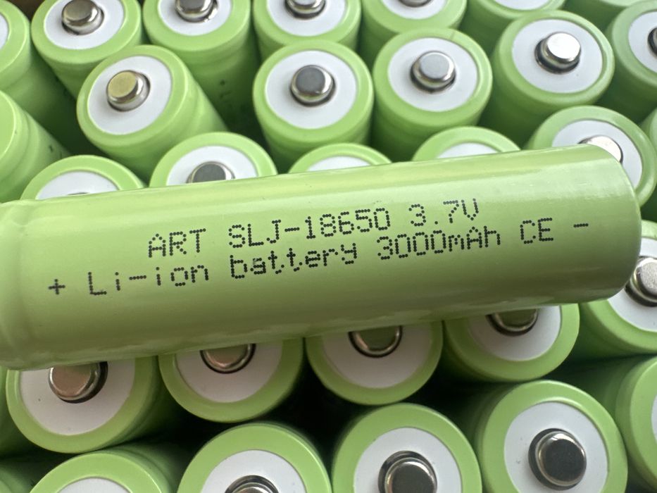 Celule baterie 3000mah 3.7v 8 lei buc