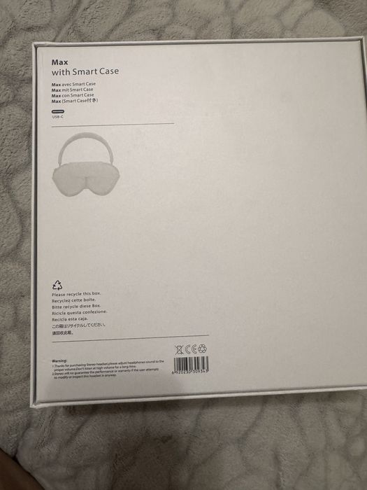 Продаю AirPods Max