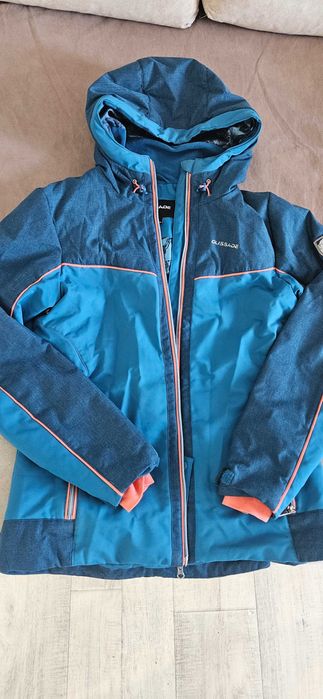 Продам куртку женскую