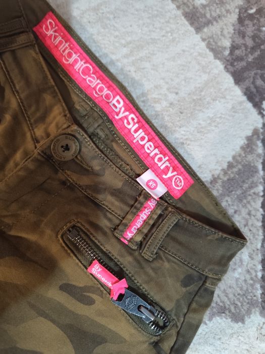 Superdry блузка и камофлажен панталон, размер Xs/S