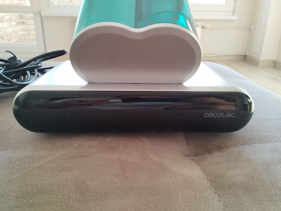 Продавам прахосмукачка за матраци Cecotec Conga Rockstar 4000 Mattress