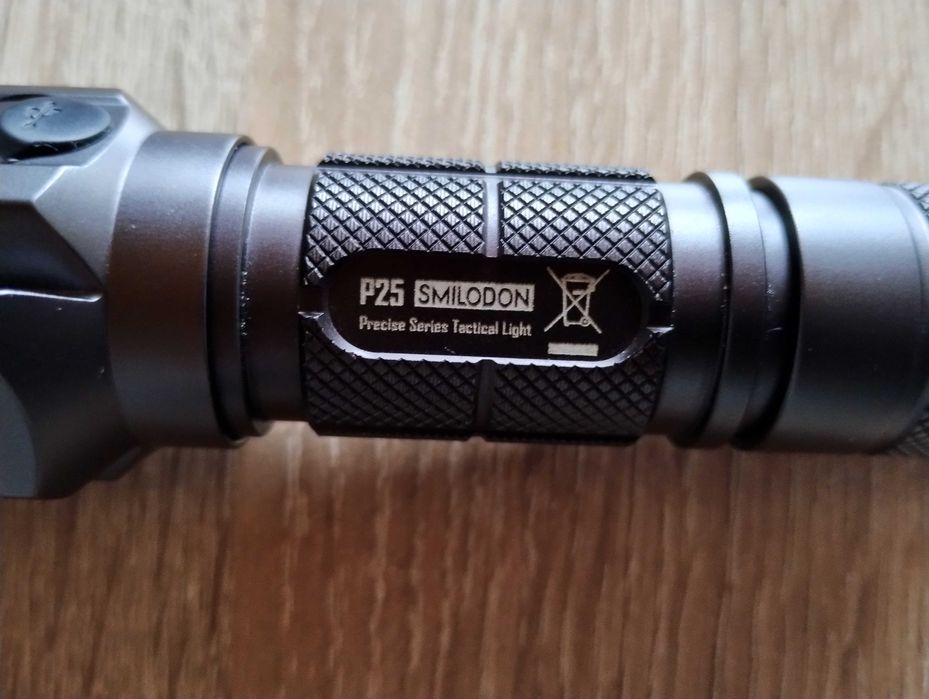 Nitecore P25 Smilodon led фенер