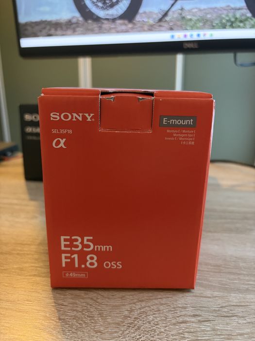 Vand Sony A6400 + obiectiv 35mm OSS