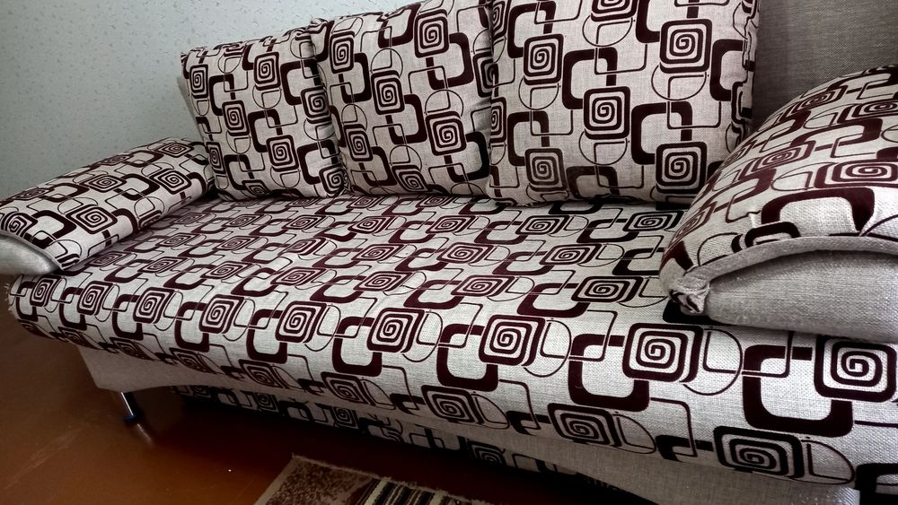 Продам диван в хорошем состоянии