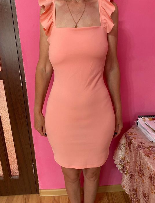 Rochie , marimea M elsatica