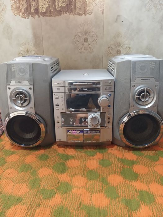 Samsung 4600 W. Sotiladi