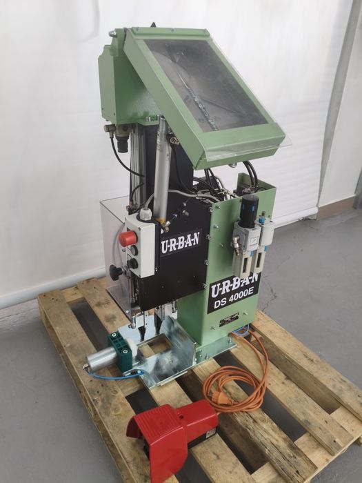 Двуглава автоматична винтонавивна машина URBAN DS 4000E-Германия