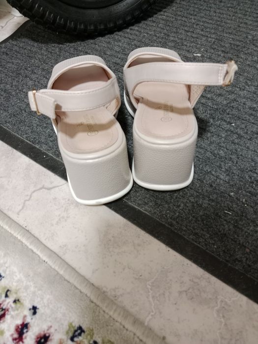 басаножка  платформа и туфли 35размер