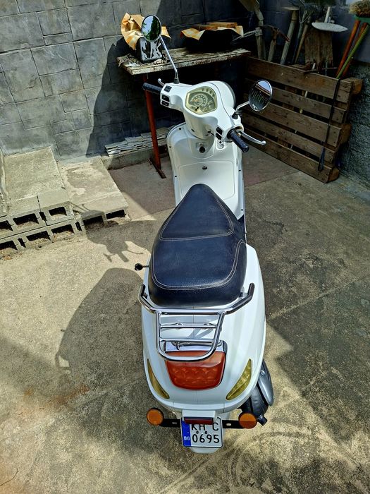 ПРОДАВАМ  -   Vespa SIENA 50