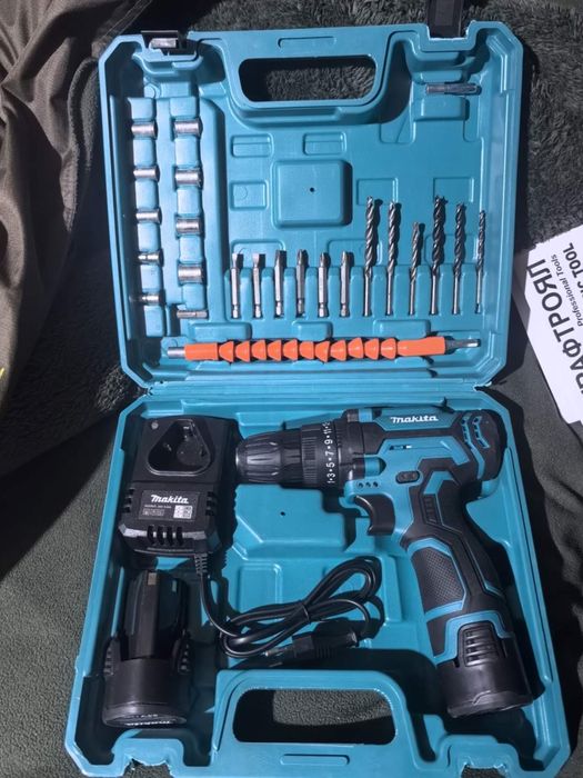 Винтоверт Makita 24 v 6.0 A две батерии