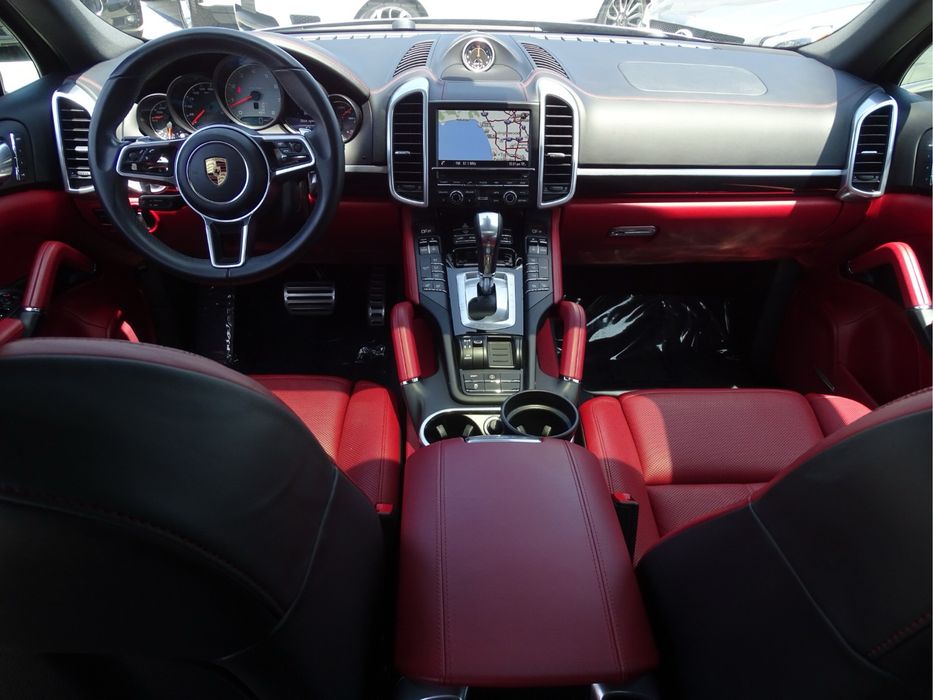 На части! 2017 Porsche Cayenne 4.2tdi
