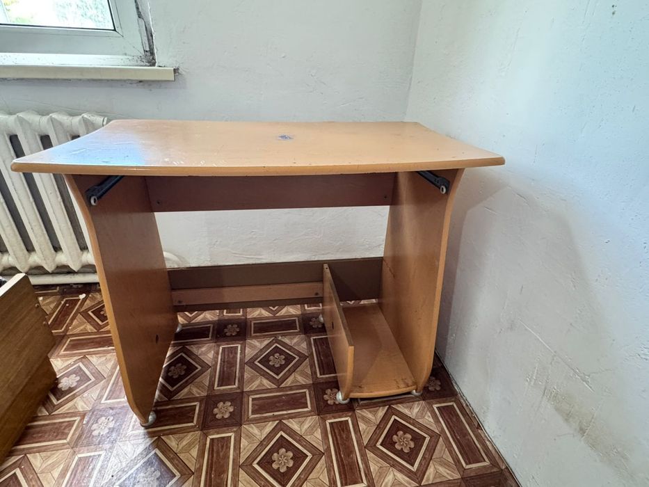 Продам компьютерный стол