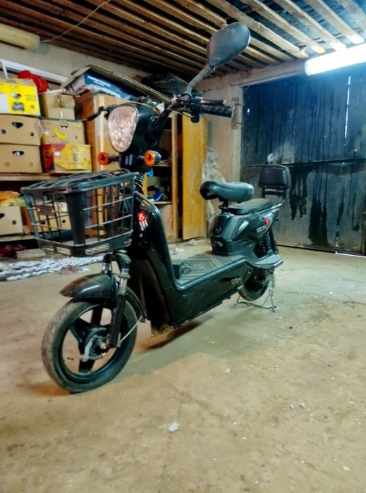 продам электроскутер Sk8