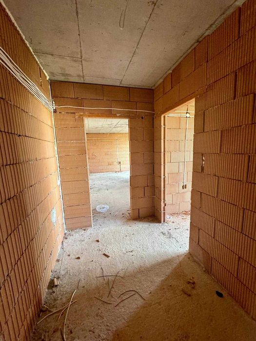 Продава се Тристаен апартамент в Велико Търново, Бузлуджа - 77 кв.м за 1189 €/кв.м - Снимка #2