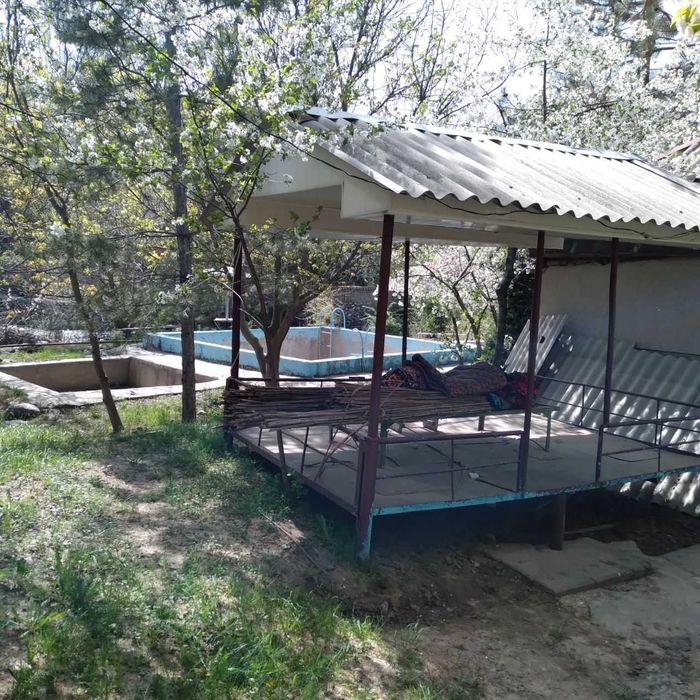 Продается дача 8+30 сот  в горах Хумсан