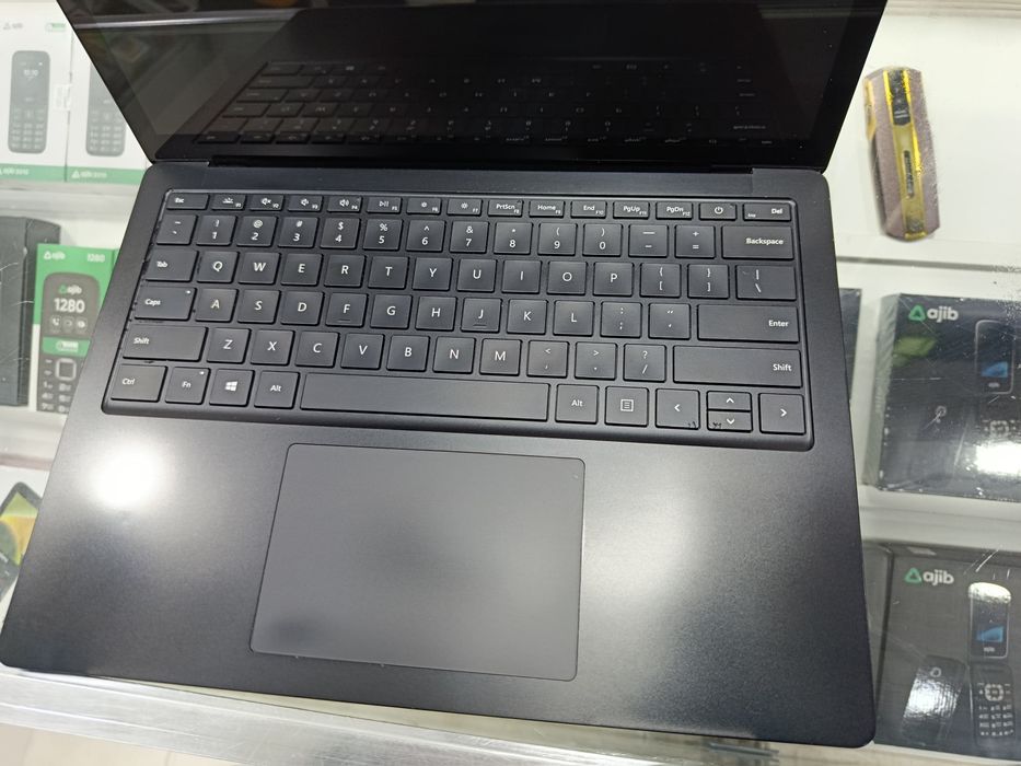 Microsoft Surface i5 10gen Touchscreen