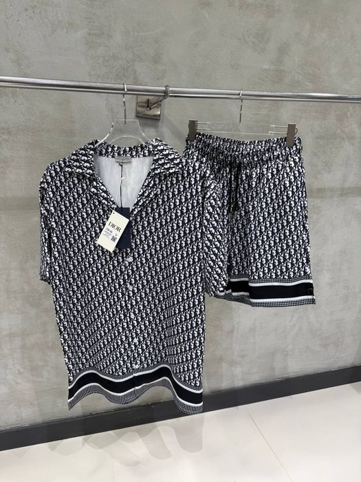 Мъжки къси екипи различни модели