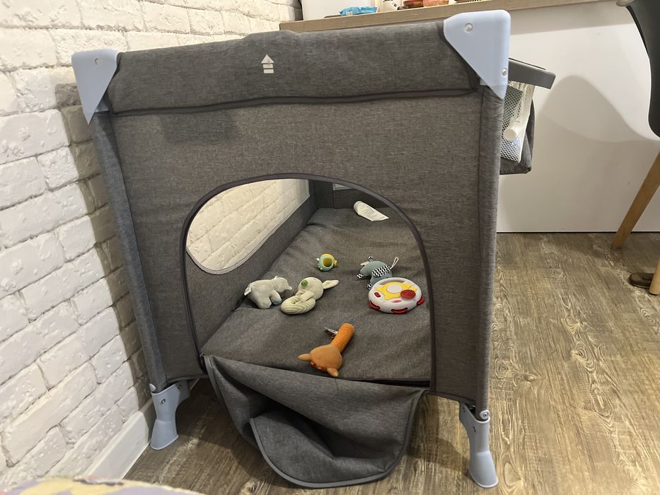 Продам манеж……..