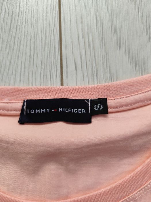 Vând tricou dame Tommy Hilfiger, mărimea S